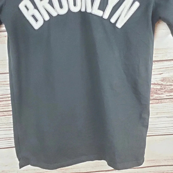 Pro Standard Brooklyn Nets NBA Men's Small #11 Kyrie Irving Playoffs Tee T-Shirt - Picture 3 of 12